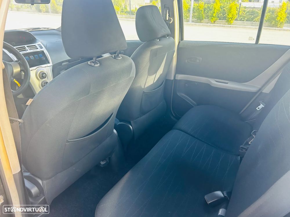 Toyota Yaris 1.4 D-4D Sol AC+VSC - 13