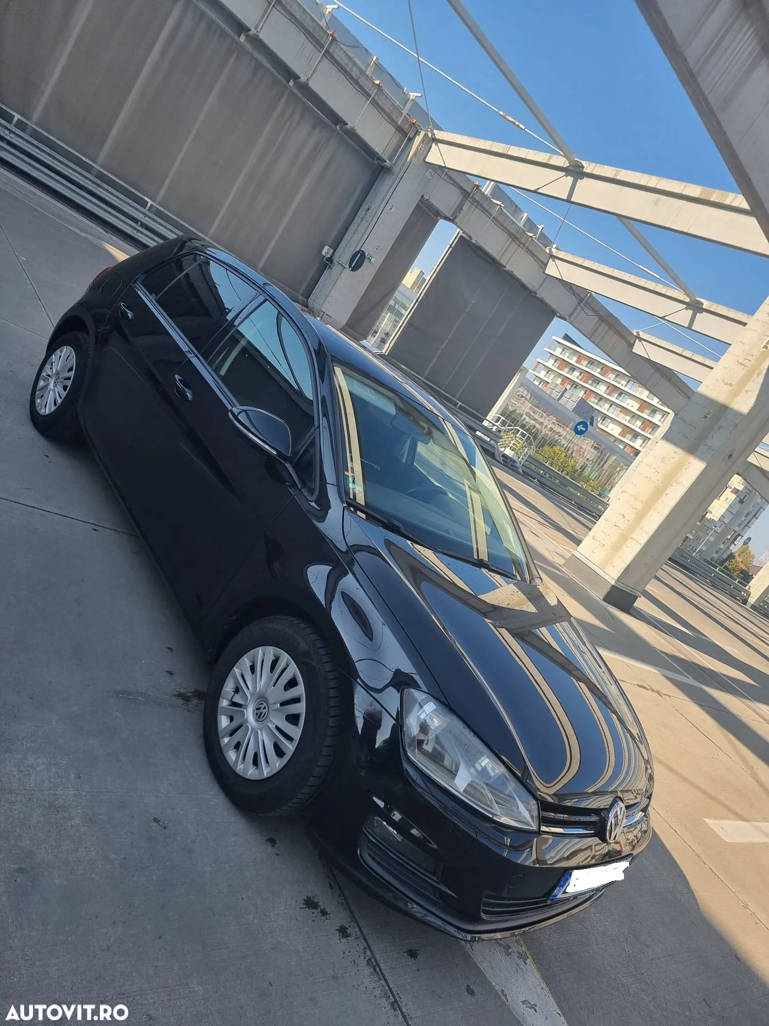 Volkswagen Golf 1.6 TDI DPF BMT Highline - 19