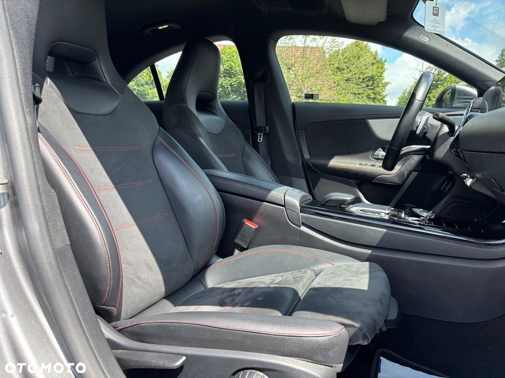 Mercedes-Benz CLA 200 AMG Line 7G-DCT - 17