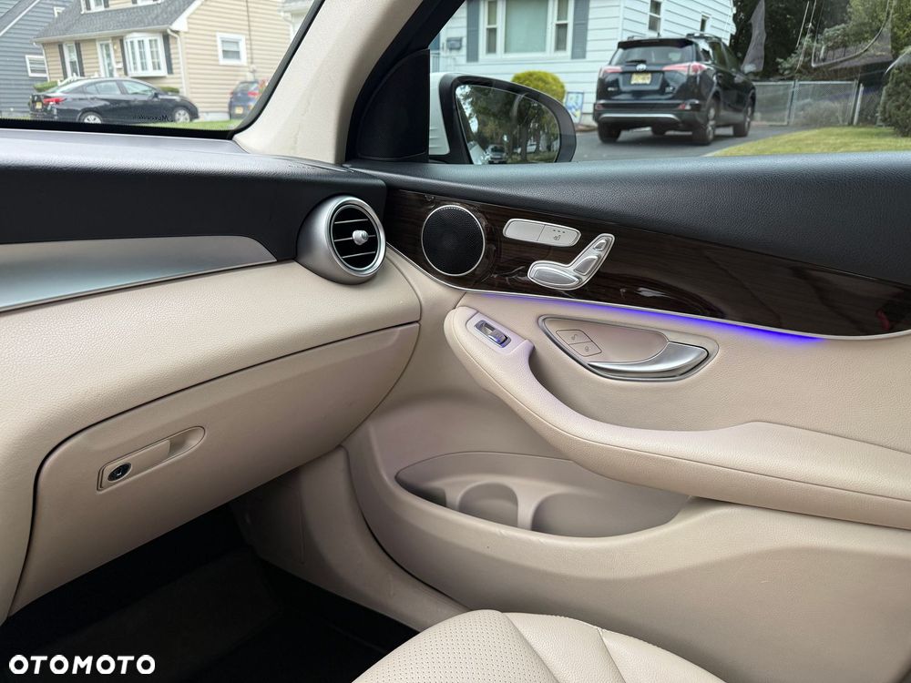 Mercedes-Benz GLC - 15