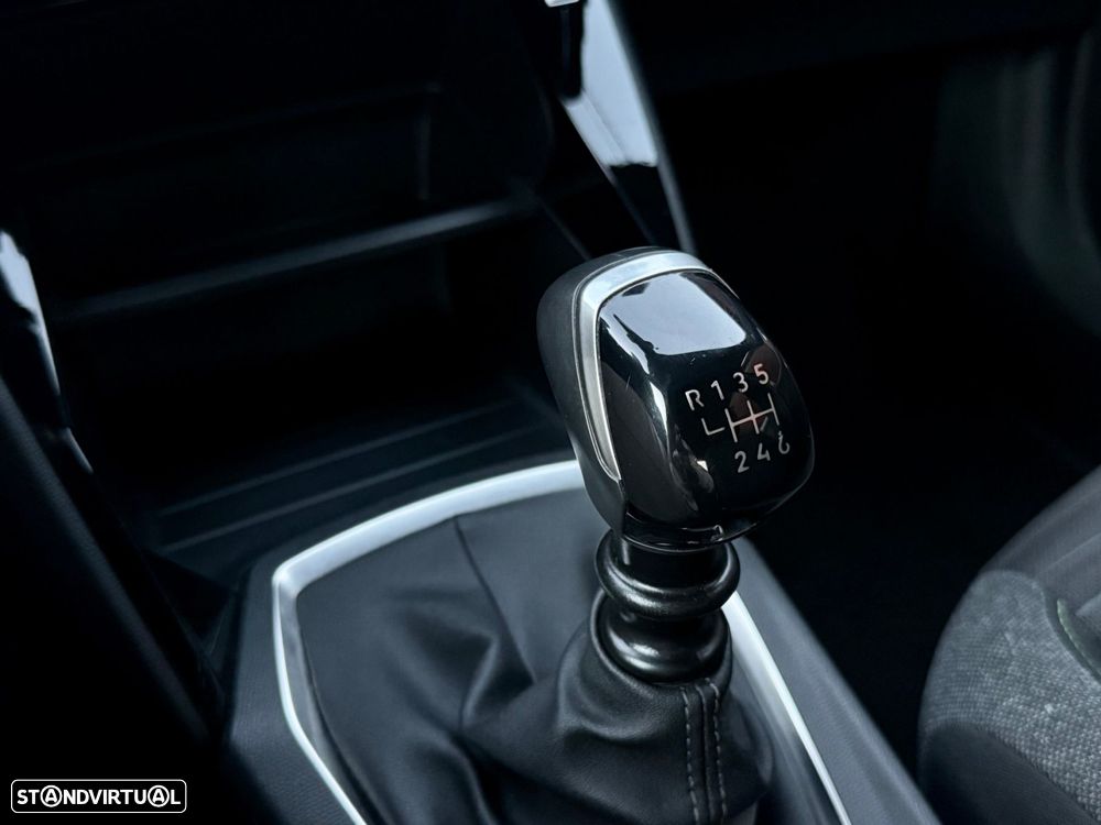 Peugeot 2008 1.2 PureTech Active Pack - 14