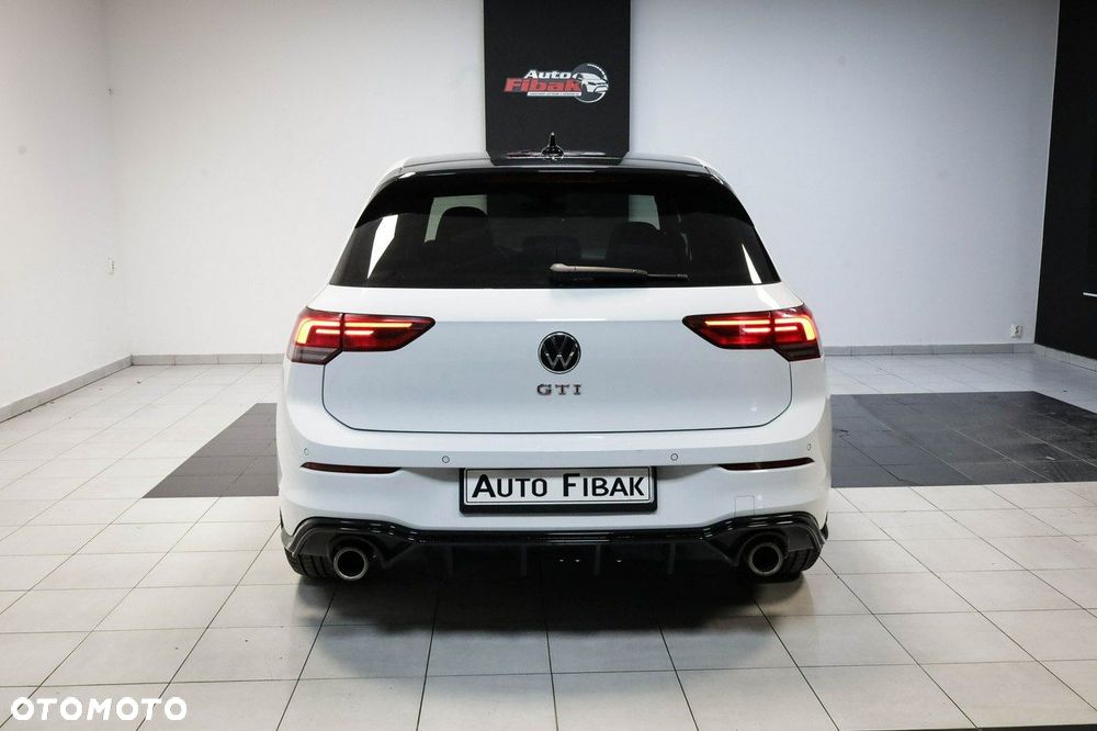 Volkswagen Golf - 10