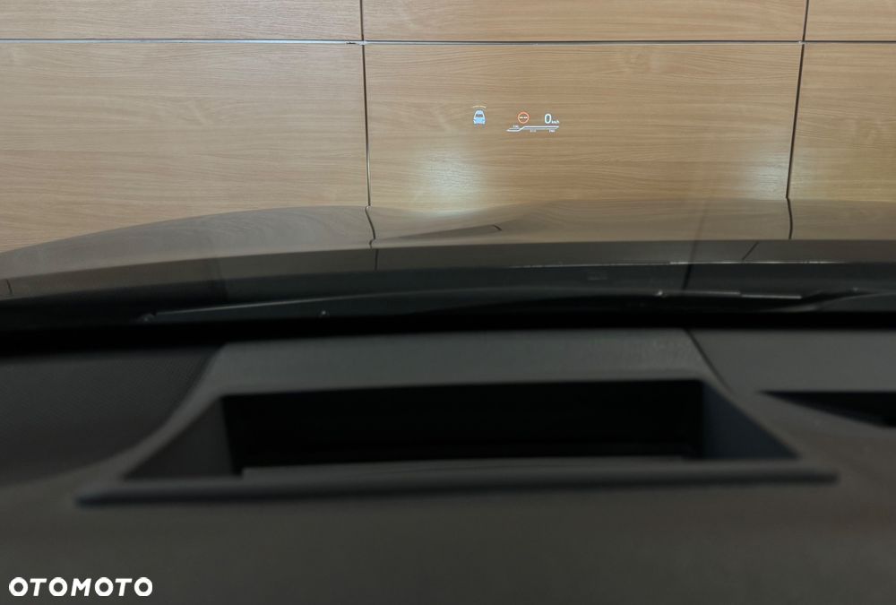 Toyota Camry 2.5 Hybrid Executive CVT - 27