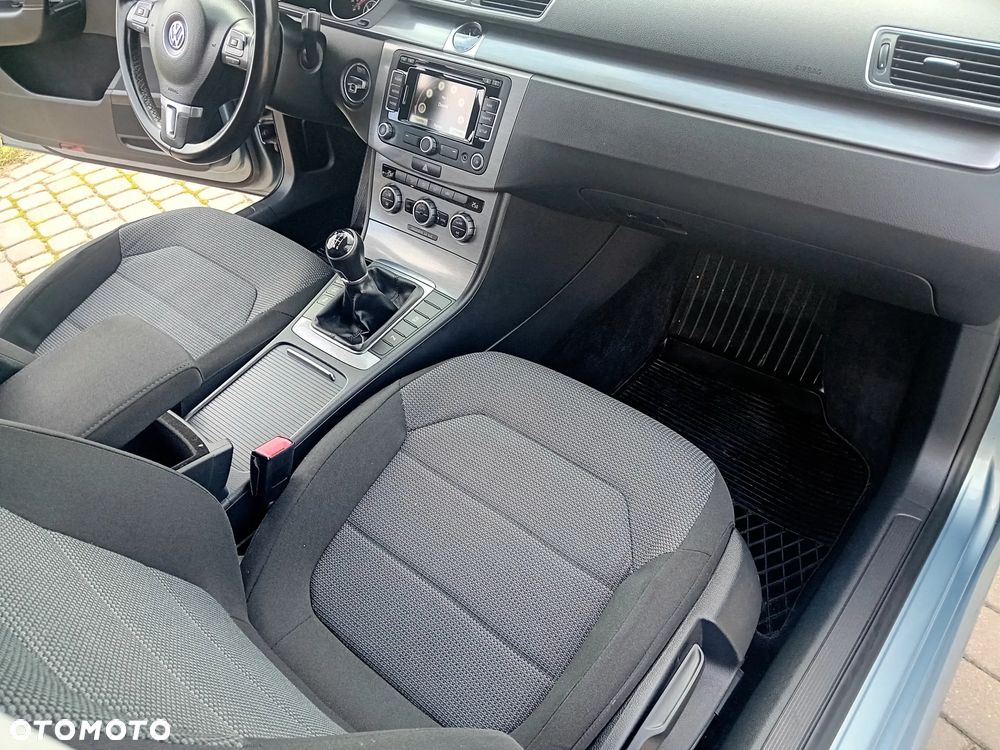 Volkswagen Passat 1.6 TDI Comfortline - 10