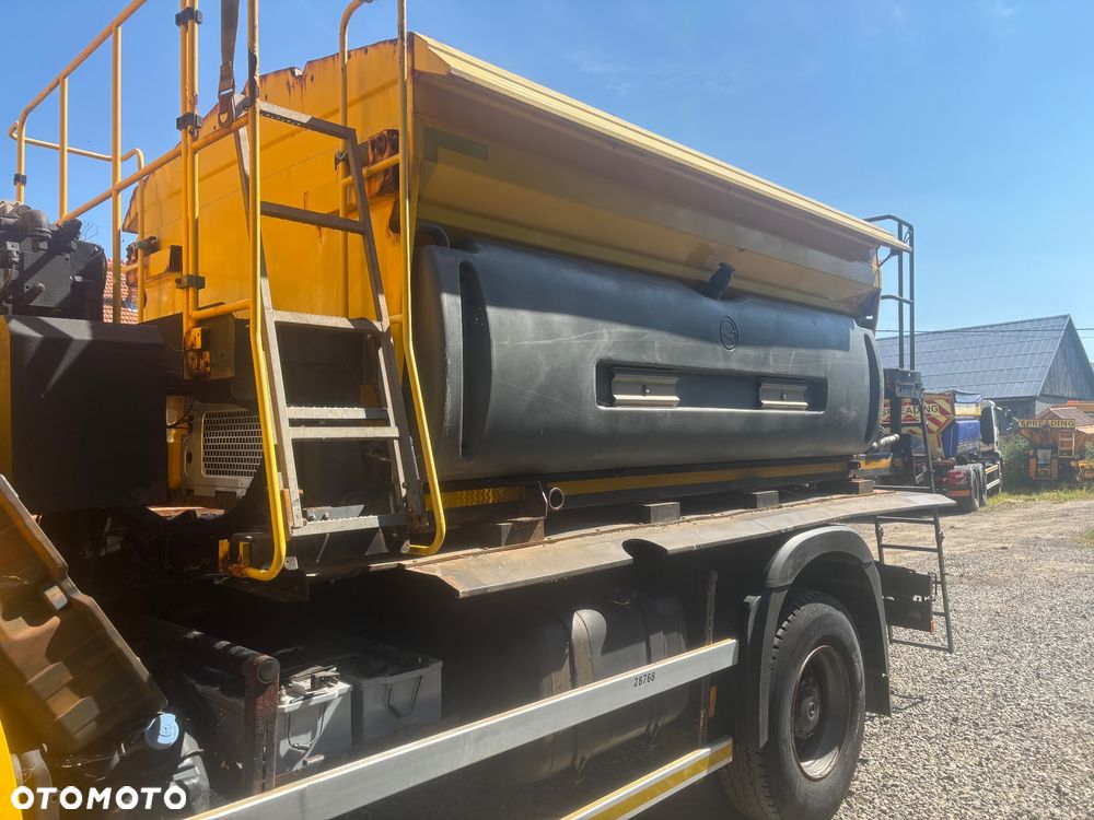 Mercedes-Benz AROCS 1824 4X4 Piaskarka solarka pług - 8