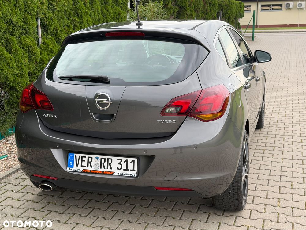 Opel Astra 1.6 Turbo Cosmo - 17