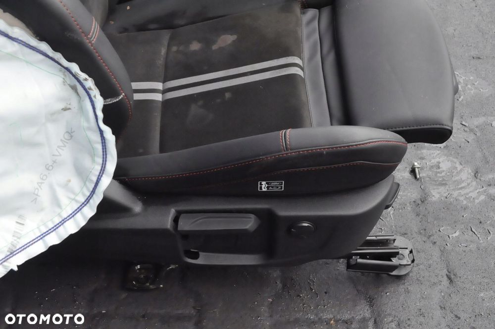 FIESTA MK8 ST PERFORMANCE FOTELE PRZÓD - 10