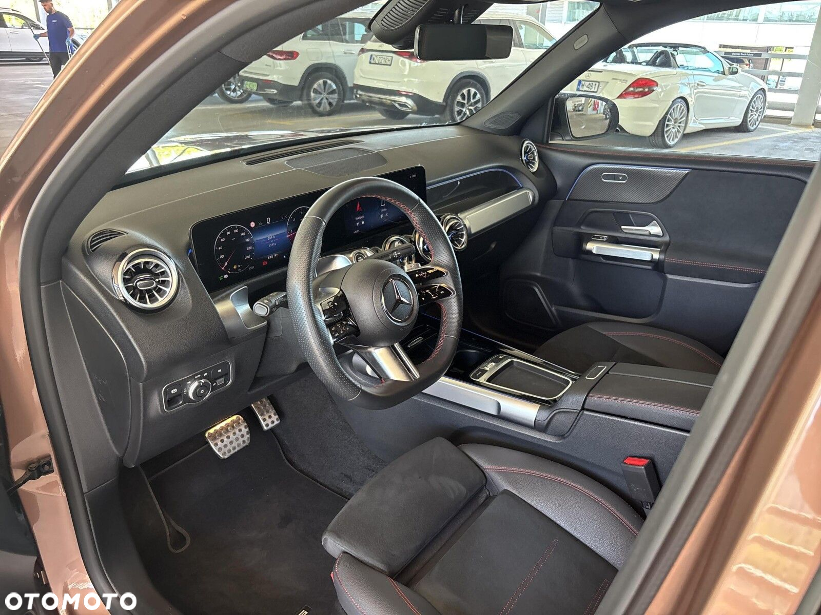 Mercedes-Benz GLB - 11