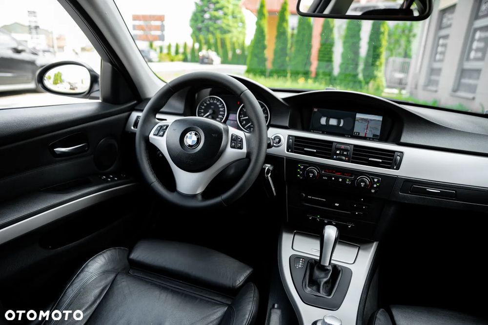 BMW Seria 3 330xi - 20