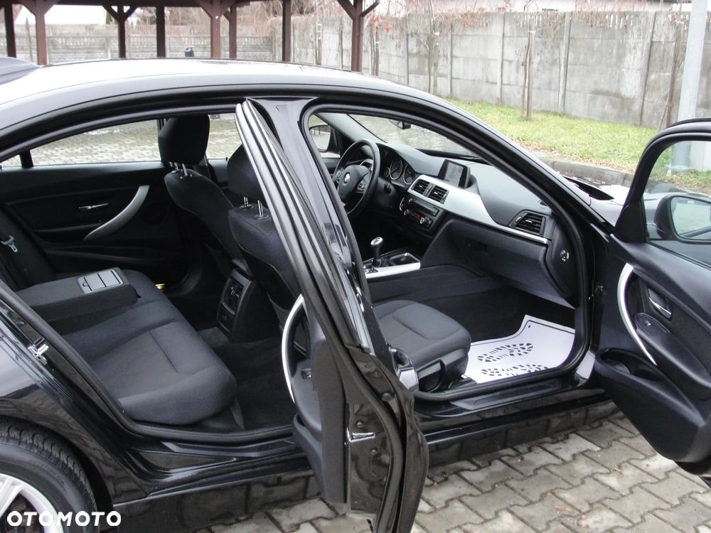 BMW Seria 3 318d DPF Edition Lifestyle - 15