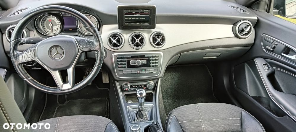 Mercedes-Benz CLA 180 - 26