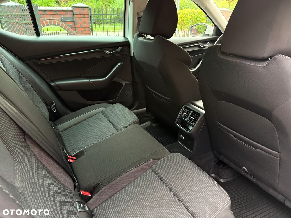Skoda Octavia 2.0 TDI Ambition DSG - 24