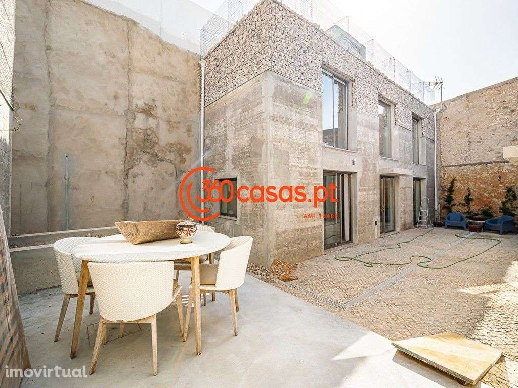 Moradia T2 com terraço e vista parcial para o mar e vista para em Faro - Grande imagem: 3/24