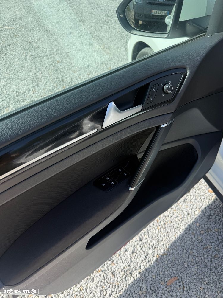 VW Golf GTI Performance BlueMotion DSG - 13