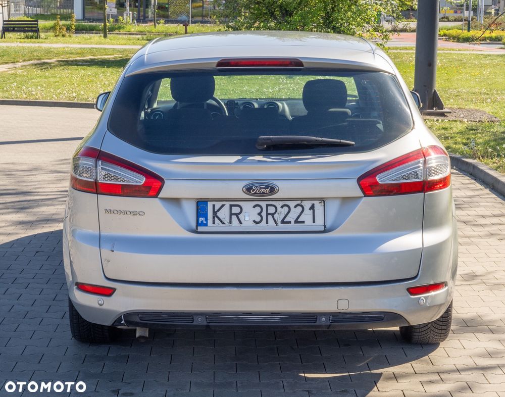 Ford Mondeo 2.0 Trend - 10
