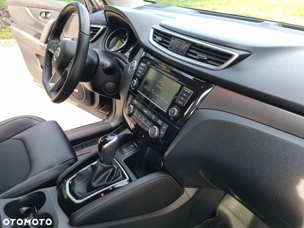 Nissan Qashqai 1.7 dCi 4x4 Tekna+ Xtronic - 25
