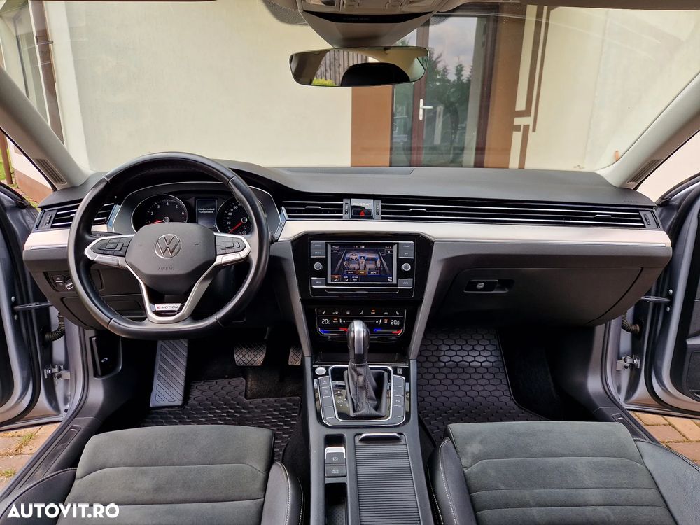 Volkswagen Passat - 4