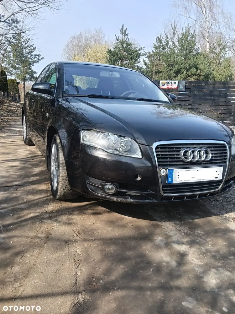Audi A4 Limousine - 1