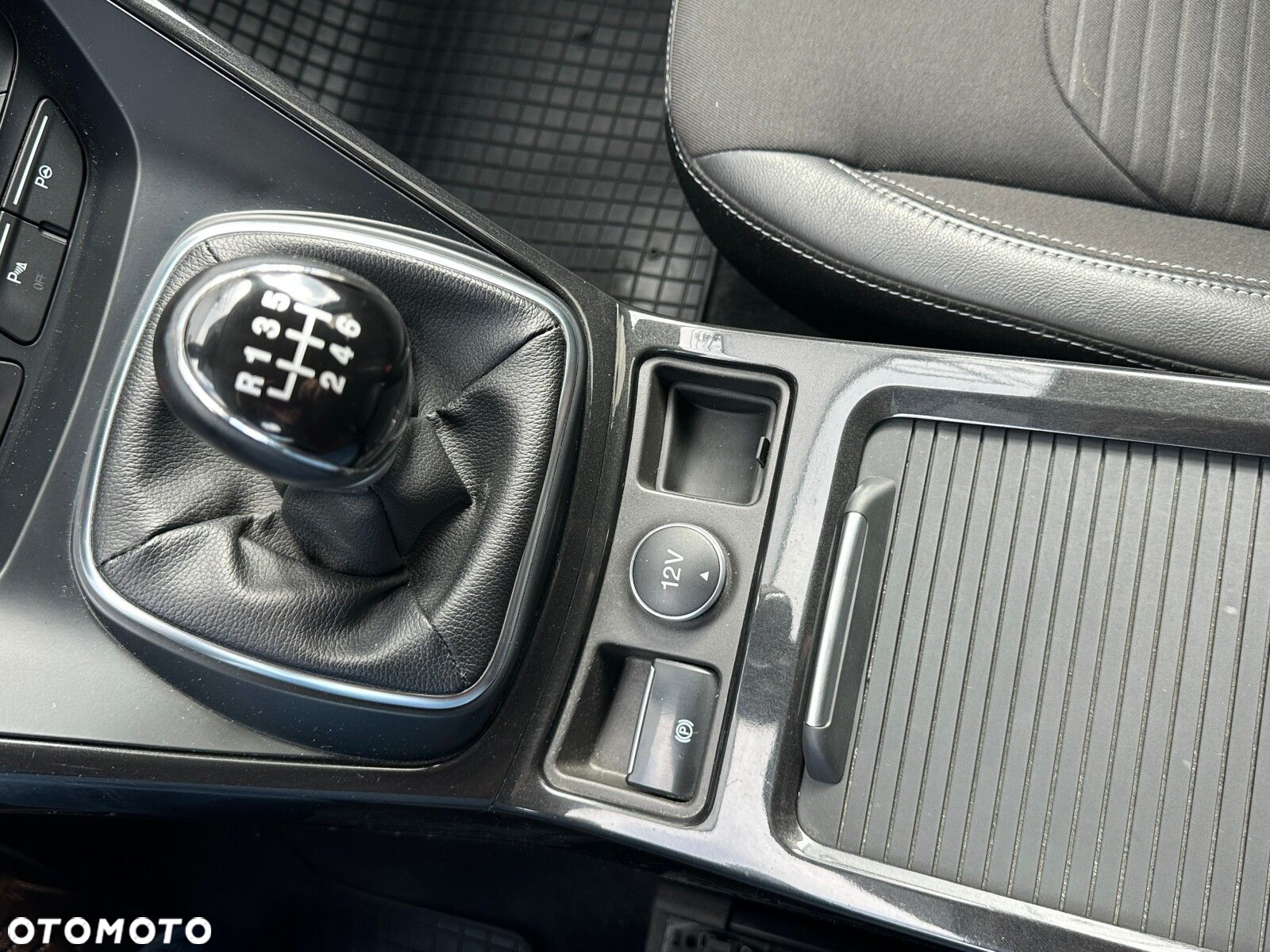 Ford Kuga 1.5 EcoBoost FWD Titanium ASS GPF - 28