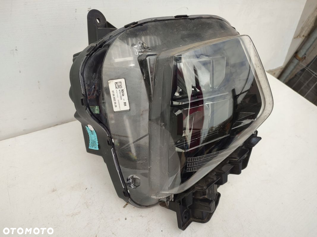 Lampa prawy przód HYUNDAI TUCSON IV EUROPA ORYGINAŁ 92102N7100 20- - 2