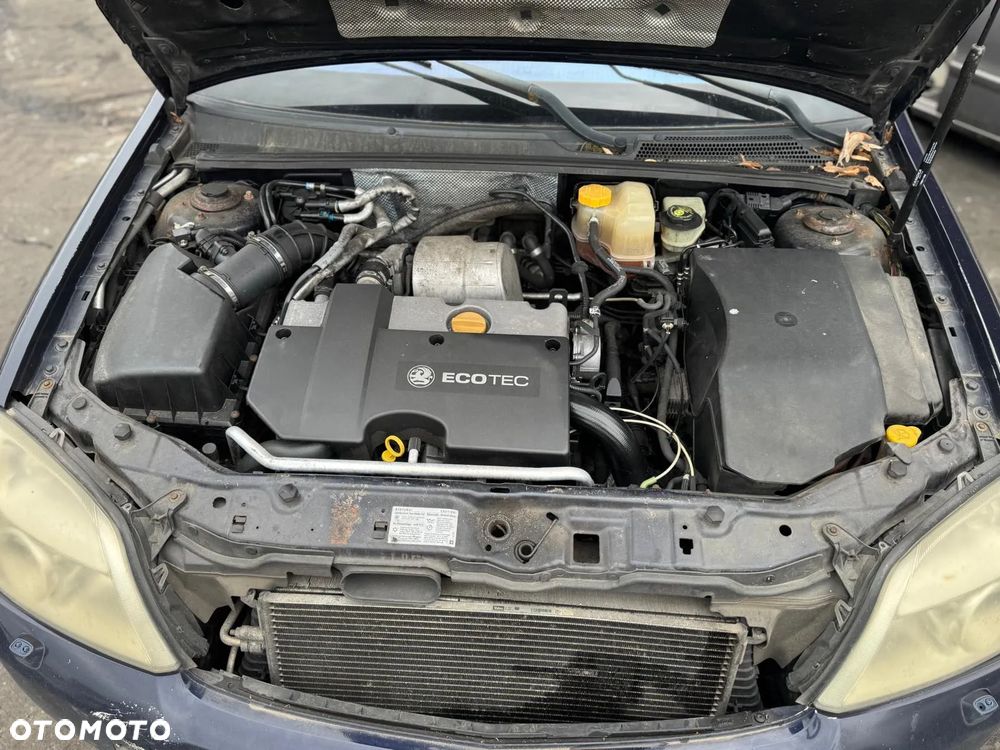 Opel Signum 2004 poj. 2.2 DTI 125 KM - samochód cały na części - 3