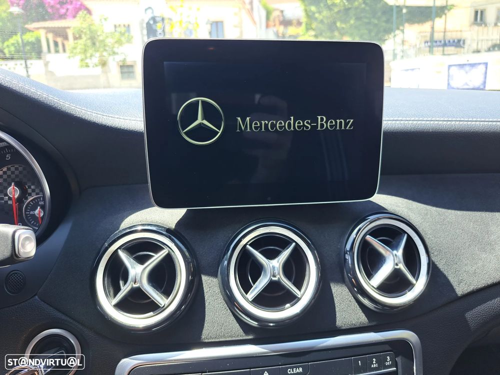 Mercedes-Benz A 200 (BlueEFFICIENCY) 7G-DCT AMG Sport - 24
