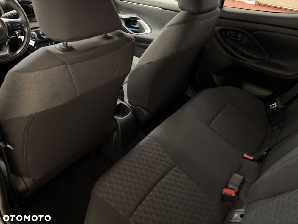 Toyota Yaris - 11