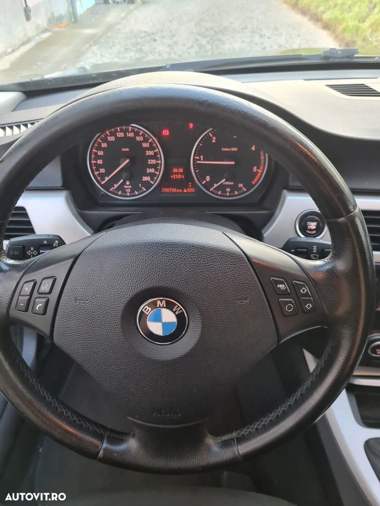 BMW Seria 3 320d - 10