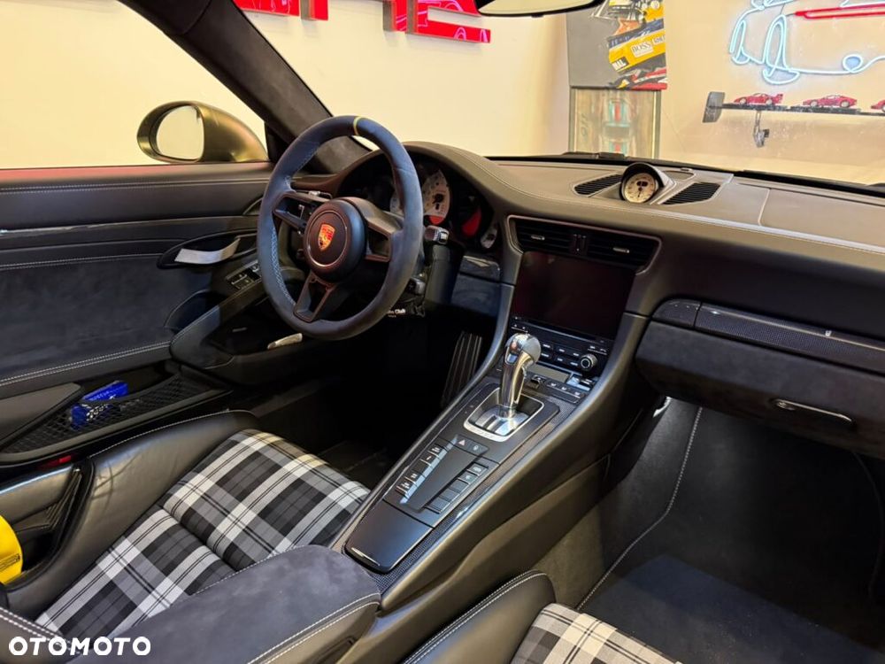 Porsche 911 - 18