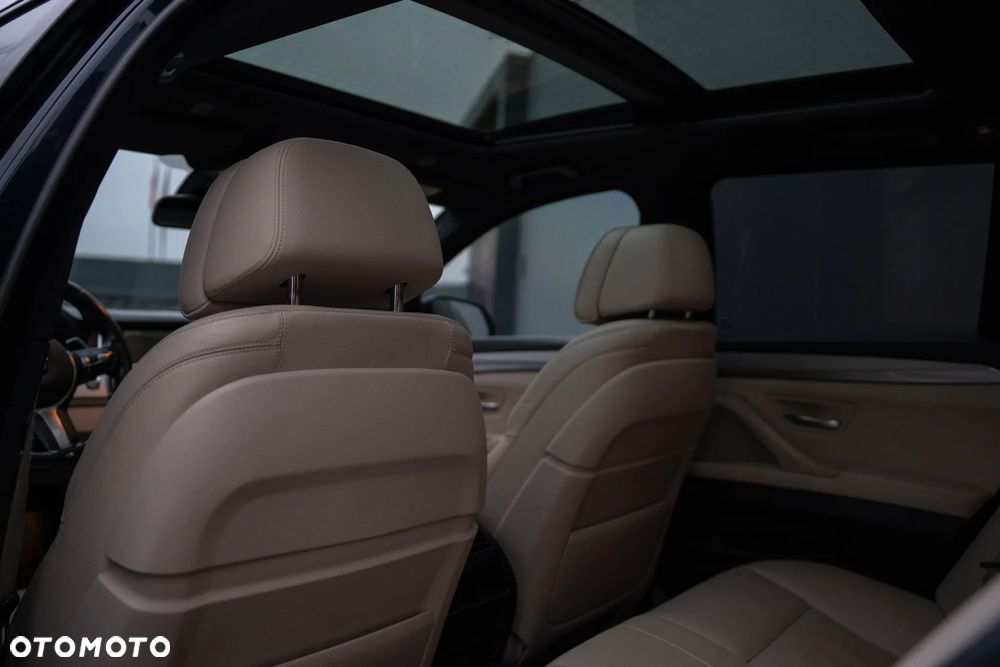 BMW Seria 5 530d xDrive Sport-Aut Luxury Line - 36