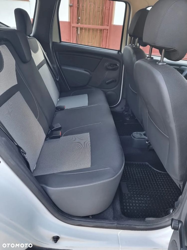 Dacia Duster 1.6 SCe Laureate S&S - 14
