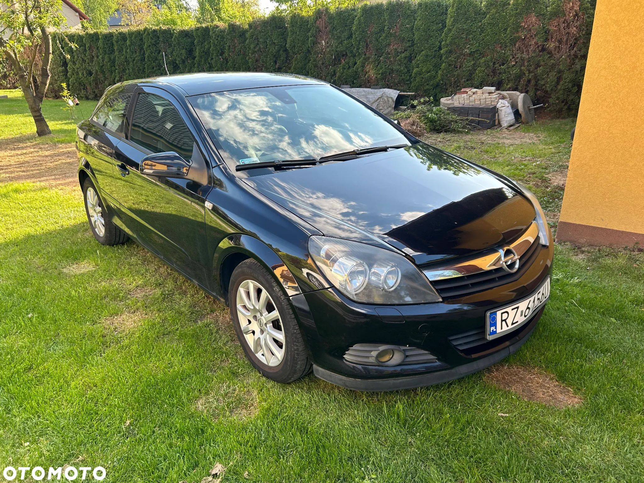 Opel Astra III GTC 1.6 Enjoy - 1