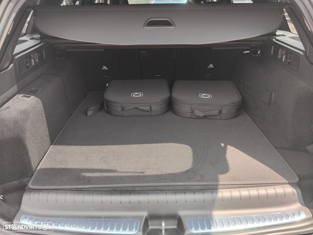 Mercedes-Benz C 300 e AMG Line - 11