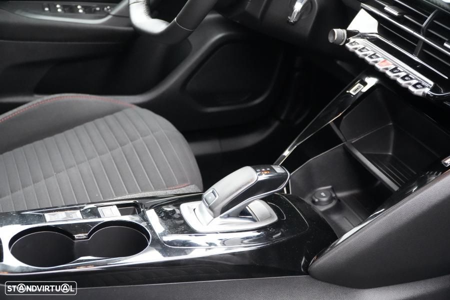 Peugeot 2008 1.2 PureTech Active EAT8 - 12