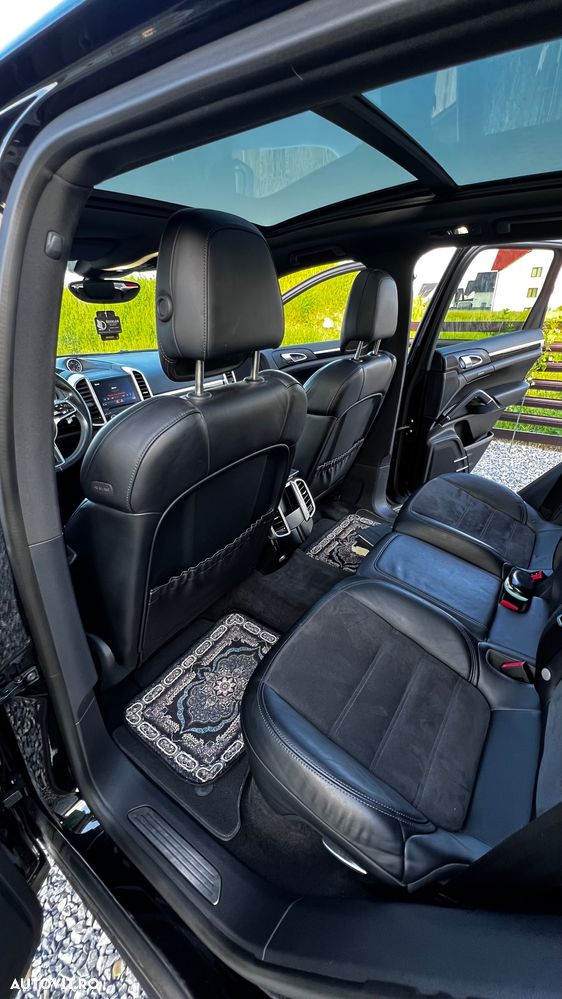 Porsche Cayenne - 21
