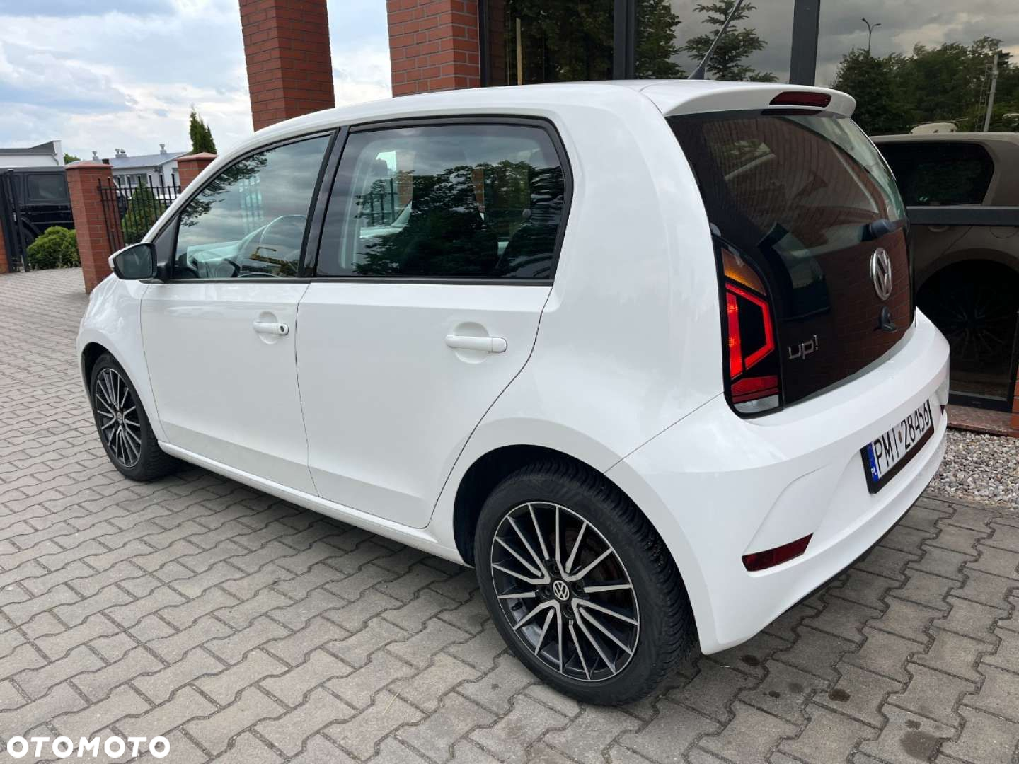 Volkswagen up! 1.0 high - 3