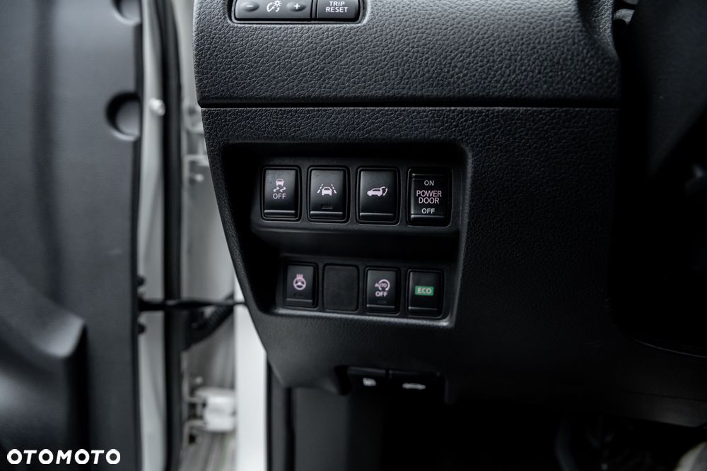 Nissan X-Trail 2.0 dCi ALL-MODE 4x4i Xtronic Tekna - 28