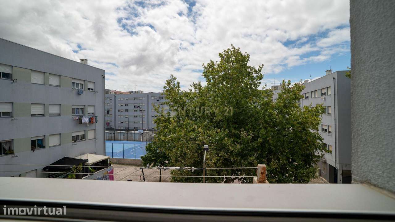 Apartment in Lisboa, Carnide - More