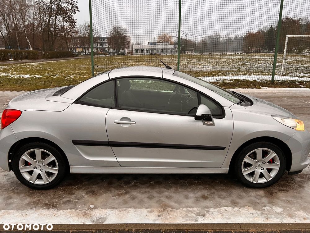 Peugeot 207 CC 1.6 Intense - 9