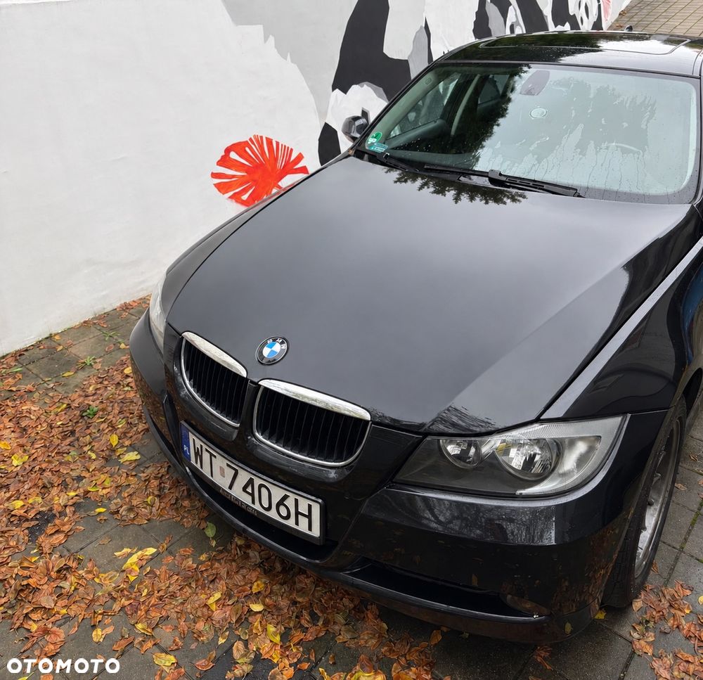 BMW 318D 2008 photo 2