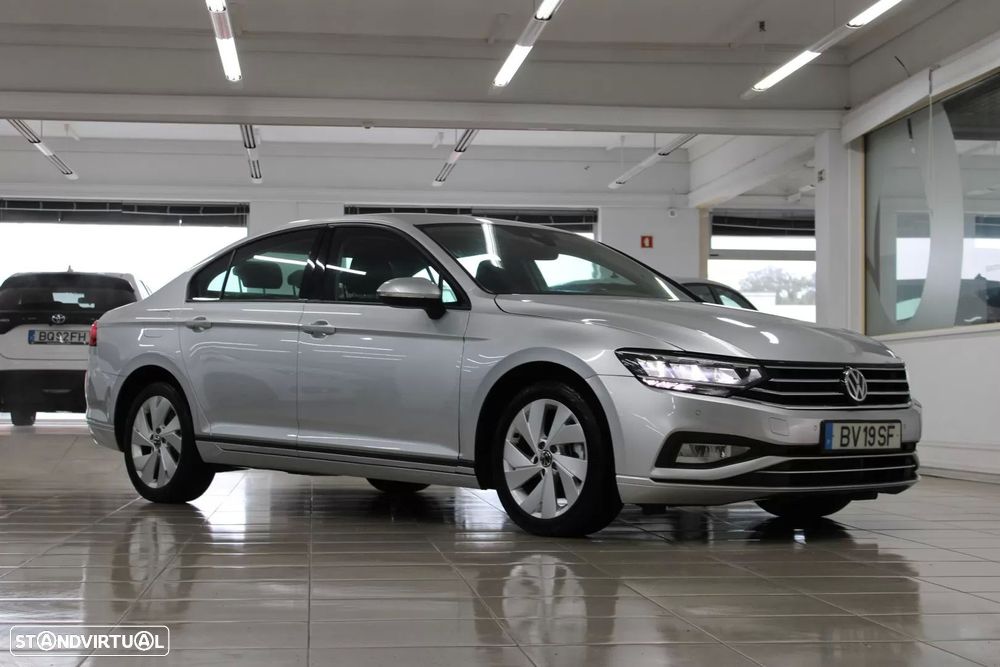 VW Passat 2.0 TDI Elegance - 1