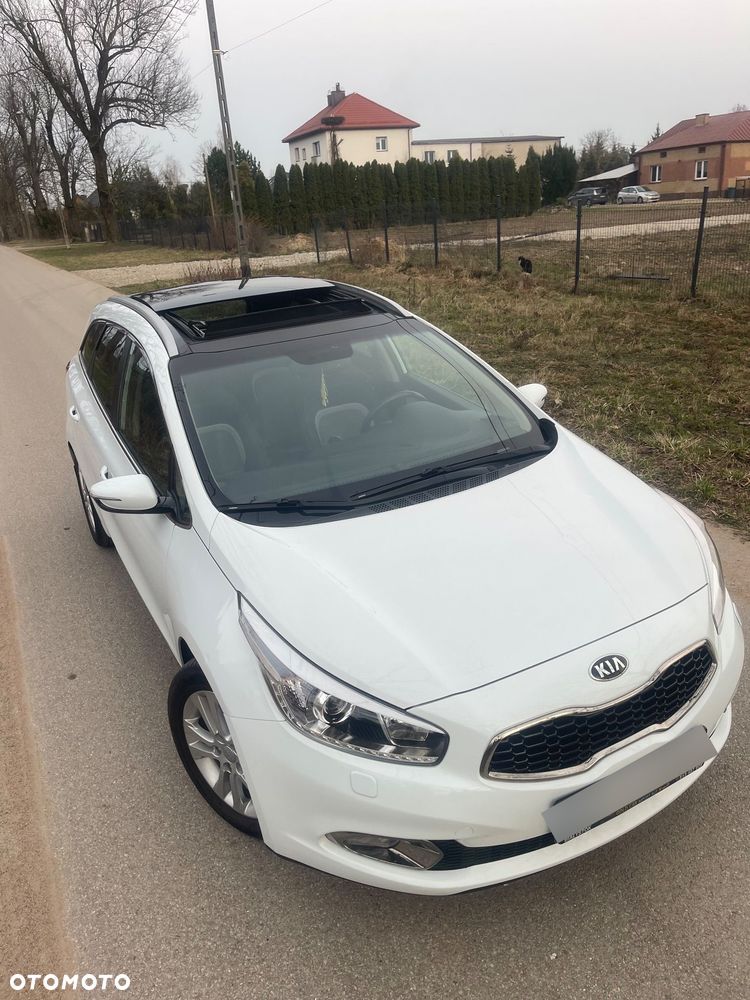 Kia Ceed - 10