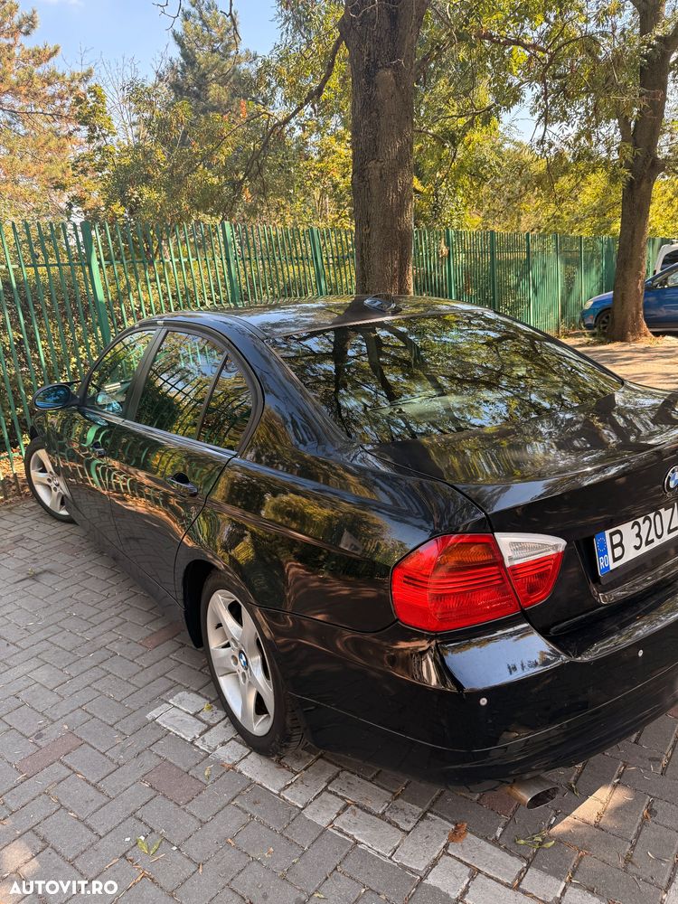 BMW Seria 3 320i - 7