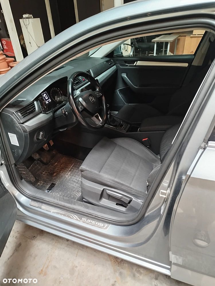 Skoda Superb 1.6 TDI Ambition - 30