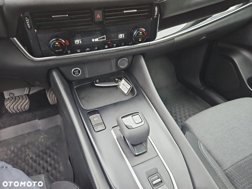 Nissan Qashqai 1.3 DIG-T MHEV N-Connecta Xtronic - 16