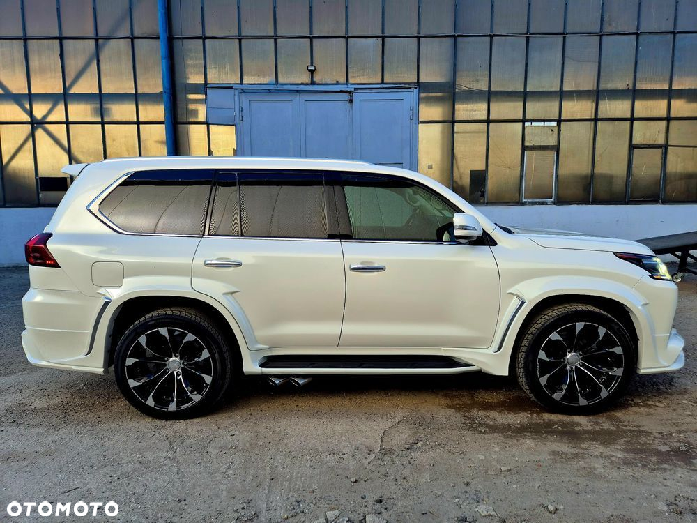 Lexus LX 570 Omotenashi - 16