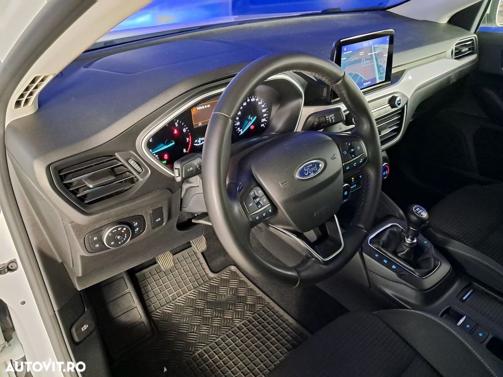 Ford Focus - 10