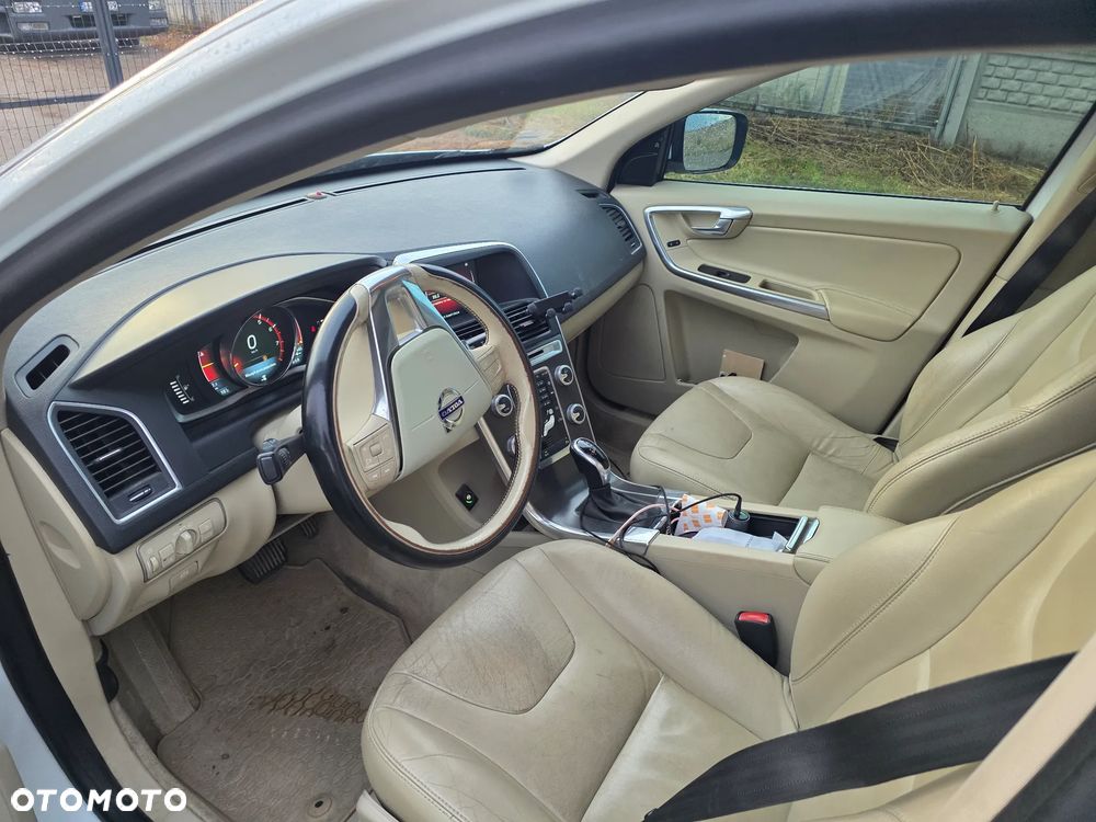Volvo XC 60 T6 AWD R-Design Momentum - 7