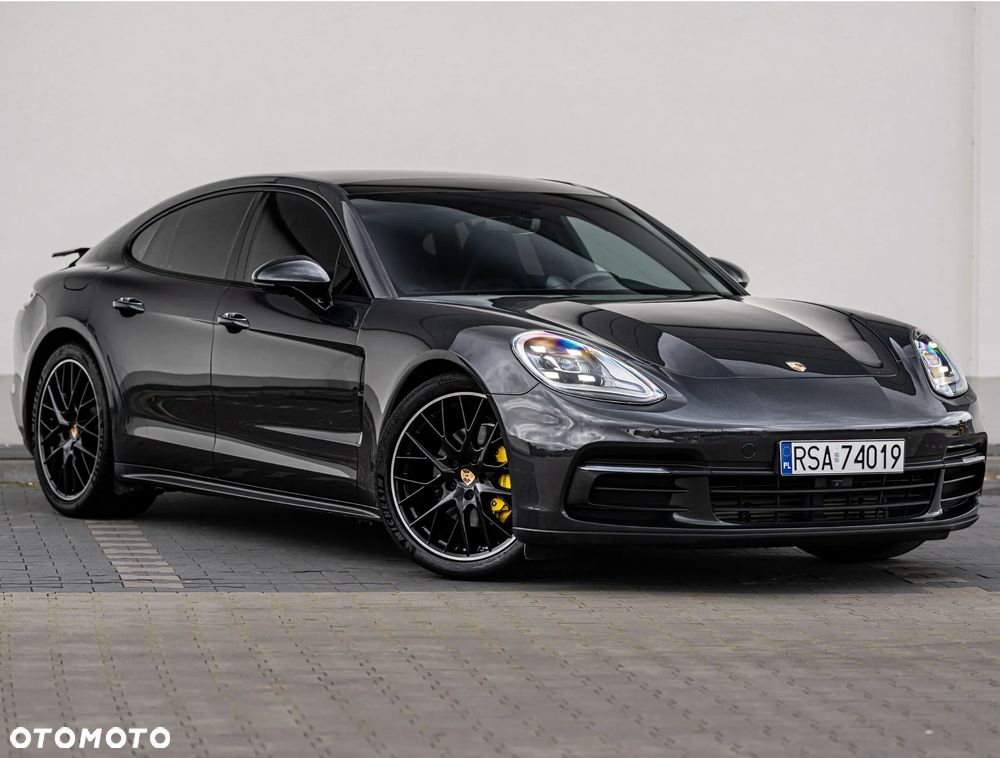 Porsche Panamera - 18