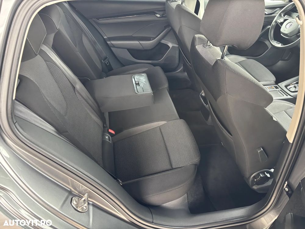 Skoda Octavia 2.0 TDI DSG Ambition - 33